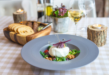 Green spinach pasta with mozzarella