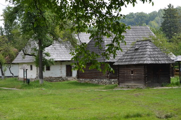 Fototapeta na wymiar Traditional Translyvanian Houses- Bran - Romania