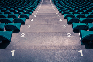 Lehre Sitzreihen im Stadion