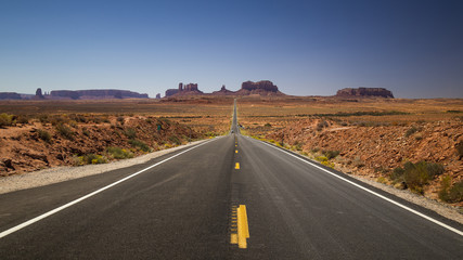 Fototapeta na wymiar Monument Valley Arizona Highway