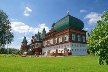 Fototapeta na wymiar Moscow, Russia - August 9, 2017: The Palace of Tsar Alexei Mikhailovich in Kolomenskoye park