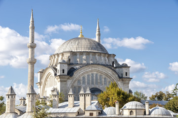 Fototapeta na wymiar Nuruosmaniye Mosque, Istanbul, Turkey