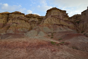 cliff tsagaan suvarga