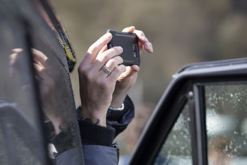 phone camera hand held in car