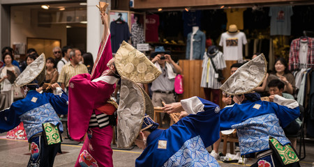 Fototapeta na wymiar 高知県のよさこい祭り