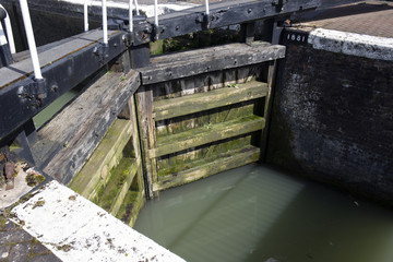 Fototapeta na wymiar Stoke Bruerne canal lock gates