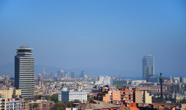 Paisaje urbano en Barcelona. Vista panorámica de la ciudad