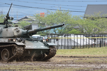 Fototapeta na wymiar 陸上自衛隊の戦車