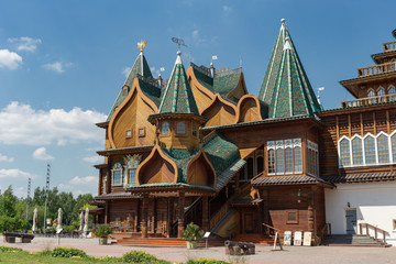 Fototapeta na wymiar Wooden palace of Tsar Alexei I Mikhailovich in Kolomenskoye, Moscow, Russia