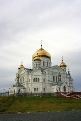 Fototapeta na wymiar Orthodox Christian temple