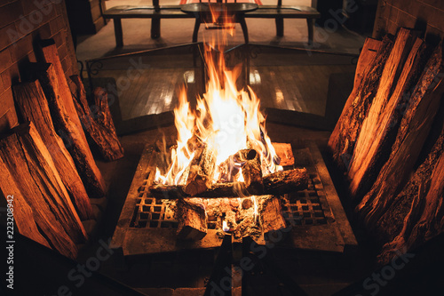 暖炉 燃える炎 Wall Mural Wallpaper Murals Wallsheaven Shingo Inoue