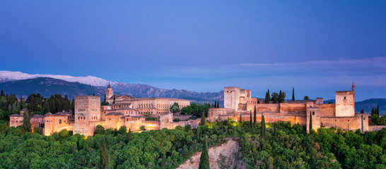 Fototapeta na wymiar Night view on Alhambra, Granada