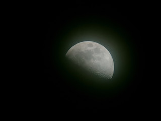 Luna primo quarto 50% © Steve Fossiant