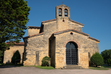 Fototapeta na wymiar Church of San Julian de los Prados, Oviedo, Spain