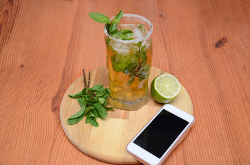 drink tonic with mint and lime