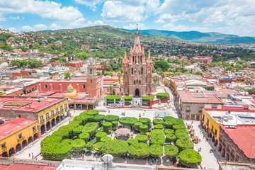 Naklejka premium Piękny widok z lotu ptaka na główny plac San Miguel de Allende w Guanajuato w Meksyku