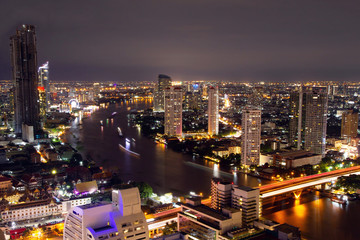 Fototapeta na wymiar Landscape night river city Bangkok skyline 