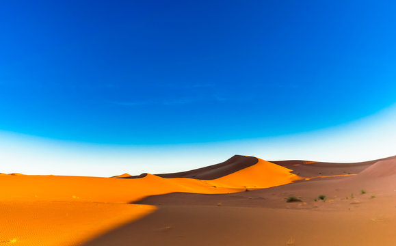 Desert landscape of the Sahara next to Mhamid in Morocco © streetflash