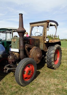 Historischer Traktor aus Warschau