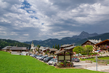 Fototapeta na wymiar Village montagne