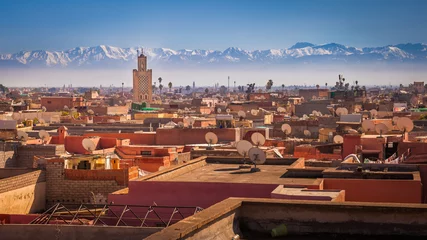 Fototapete Marokko Panoramablick auf Marrakesch und das schneebedeckte Atlasgebirge, Marokko