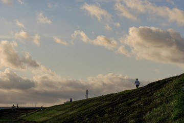河原での日常シーン