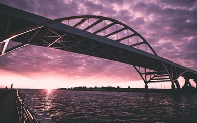 Hoan Bridge at Sunrise - obrazy, fototapety, plakaty