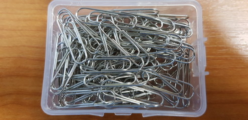 Metallic paper clip