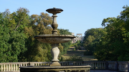 Brunnen.