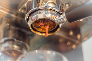 Espresso shot extraction with bottomless portafilter.