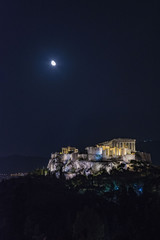 Vista notturna dell'Acropoli di Atene, Grecia	