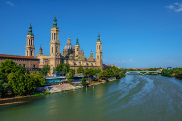 Obraz premium Catedral-basílica de Nuestra Señora del Pilar de Zaragoza
