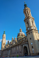 Fototapeta premium Catedral-basílica de Nuestra Señora del Pilar de Zaragoza