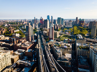 Aerial view of Brooklyn and Manhattan bridge in New York - obrazy, fototapety, plakaty