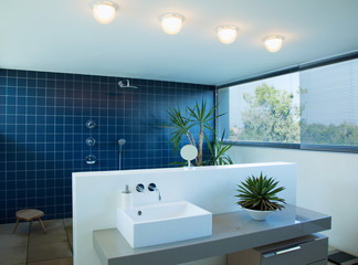 Fototapeta na wymiar Modern interior of the bathroom