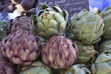 Obraz premium Artichauts. / Artichokes.
