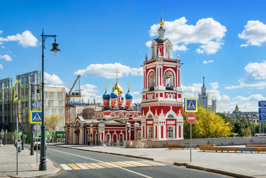 Георгиевская церковь на Варварке в Москве St. George's Church on Varvarka Street in Moscow