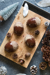 どんぐり模様のケーキ