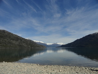 Fototapeta na wymiar lake in the patagonian mountains