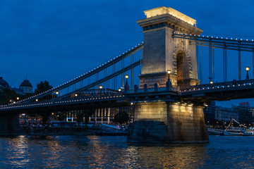 Obraz premium Chain Bridge over Danube River in Budapest, Hungary
