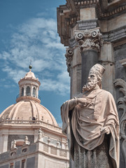 Obraz premium Shot of a statue of the Dome of Catania in a summer day