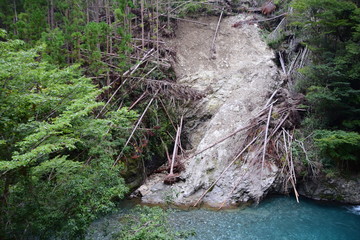 山の土砂崩れ