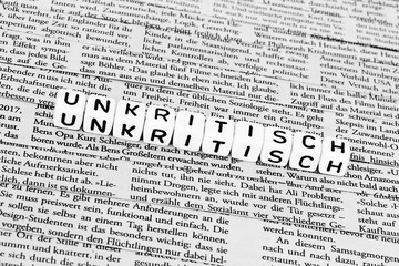 Obraz premium Unkritische Zeitung