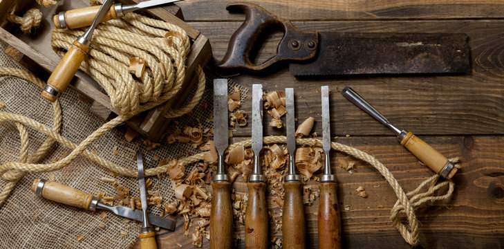 Banco de trabajo desordenado