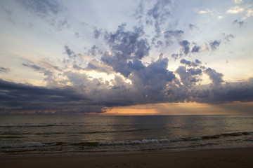 Fototapeta na wymiar Sunset and the sea