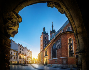 Fototapeta Old city center view with St. Mary's Basilica in Krakow, Poland.  Night view, long exposure. obraz