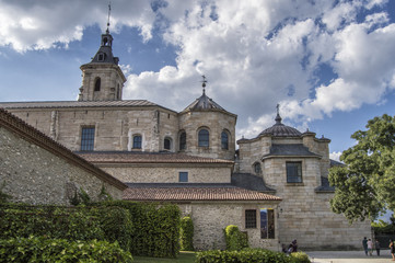 Fototapeta na wymiar vista del Monaterio de Santa María del Paular en Rascafría. Madrid. España.