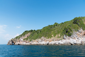 Obraz premium Koh Talu Island , beautiful island, Natural holes of Talu Island cliff in Rayong , Thailand.