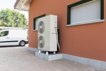 heat pump air - water for heating a residential home