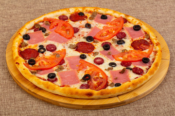 Pizza with ham